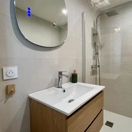 Les Bains * בלרוק-לה-באינס